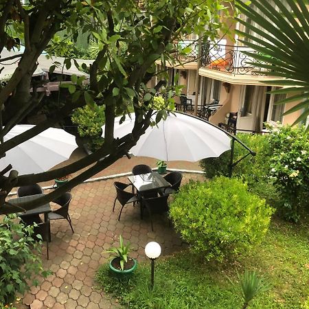 Hotel Simpatia Kobuleti Esterno foto