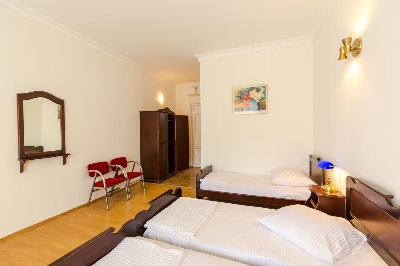 Hotel Simpatia Kobuleti Esterno foto