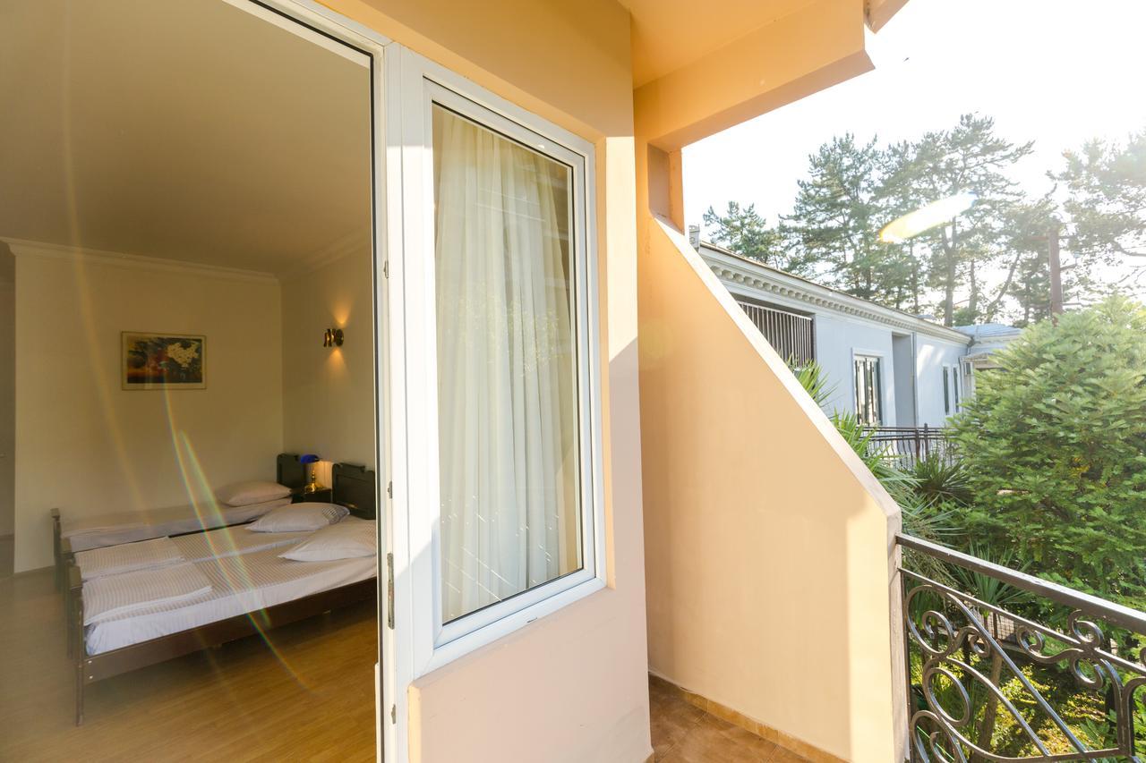 Hotel Simpatia Kobuleti Esterno foto